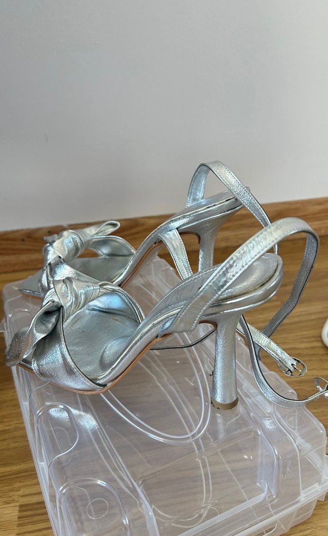 Gri Metal Tokalı Stiletto Kadın Topuklu Ayakkabı - Görsel 3