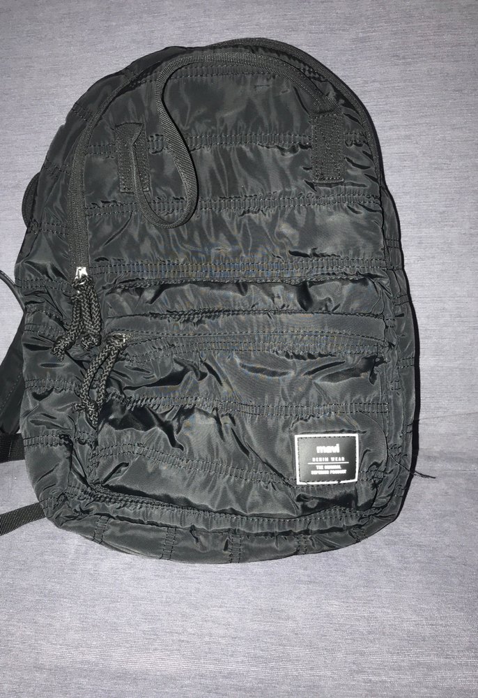 Siyah Fermuarlı Kadın Sırt Çantası - Görsel 3