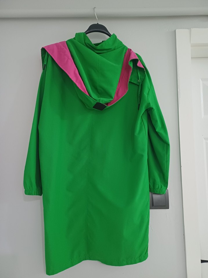 Renkli Baskılı Uzun Yeşil Kadın Yağmurluk - Görsel 2