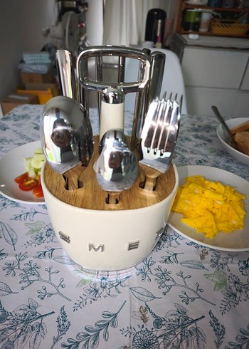 Kırmızı SMEG Bıçak standi - Görsel 6