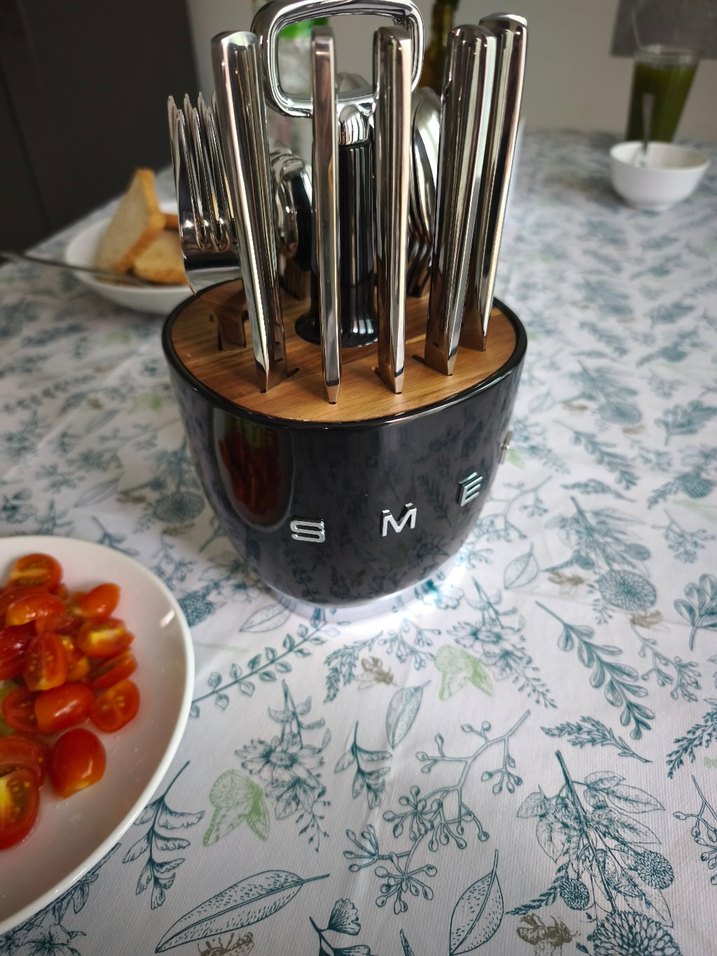 Kırmızı SMEG Bıçak standi - Görsel 4