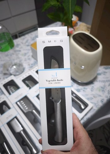 SMEG Marka 6li Şef bıçak seti ve standi - Görsel 9