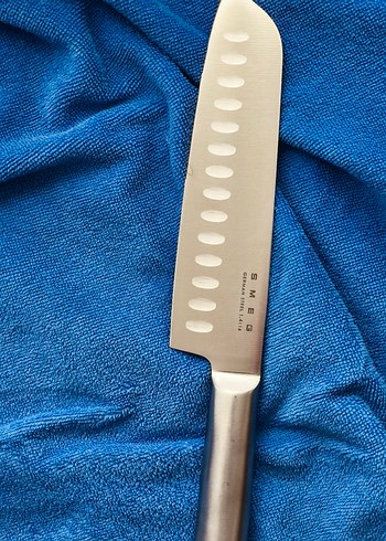 SMEG marka 18 cm Santoku Bıçağı Alman çeliği - Görsel 4