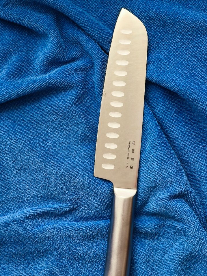 SMEG marka 18 cm Santoku Bıçağı Alman çeliği - Görsel 2