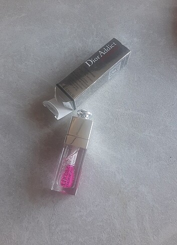 Dior lip glow oil 001 pink 