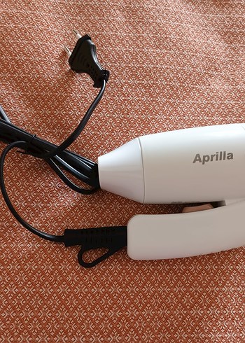 Aprilla Beyaz Saç Kurutma Makinesi