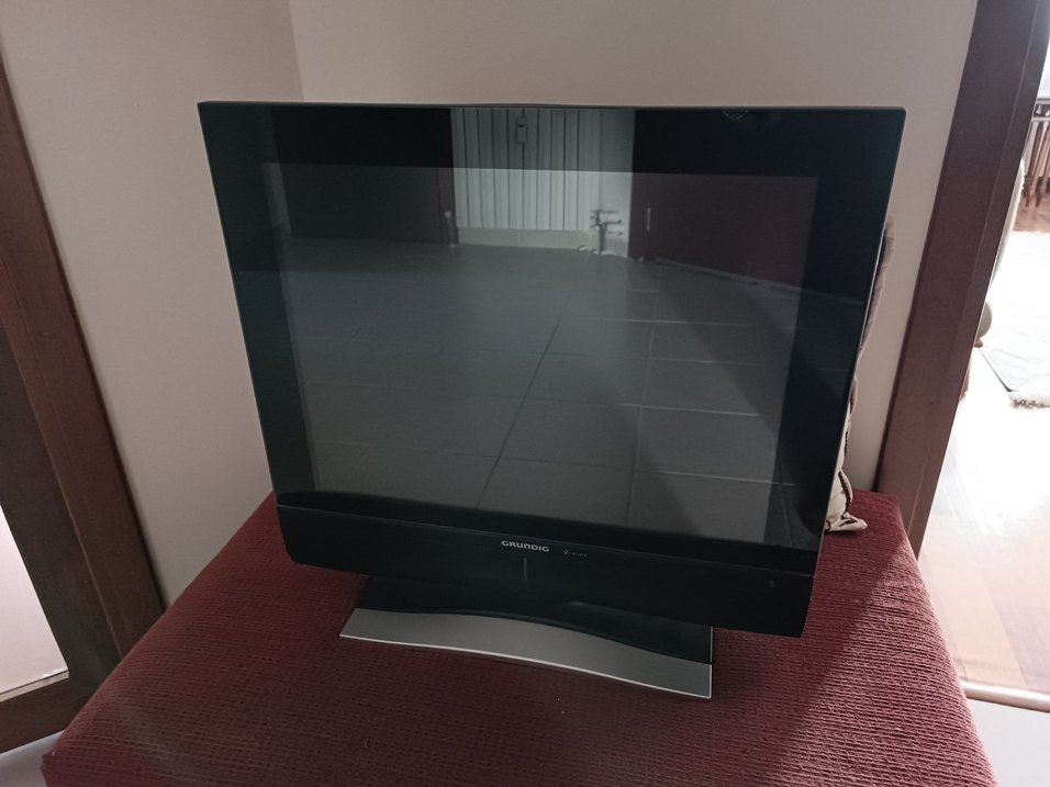 siyah Grundig televizyon - Görsel 2