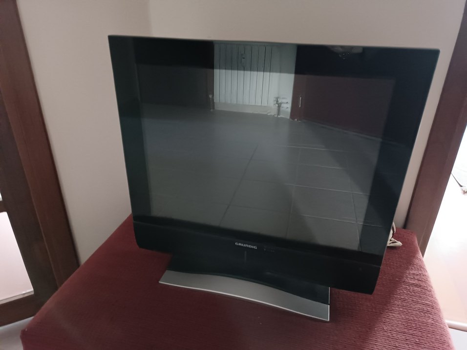 siyah Grundig televizyon - Görsel 3