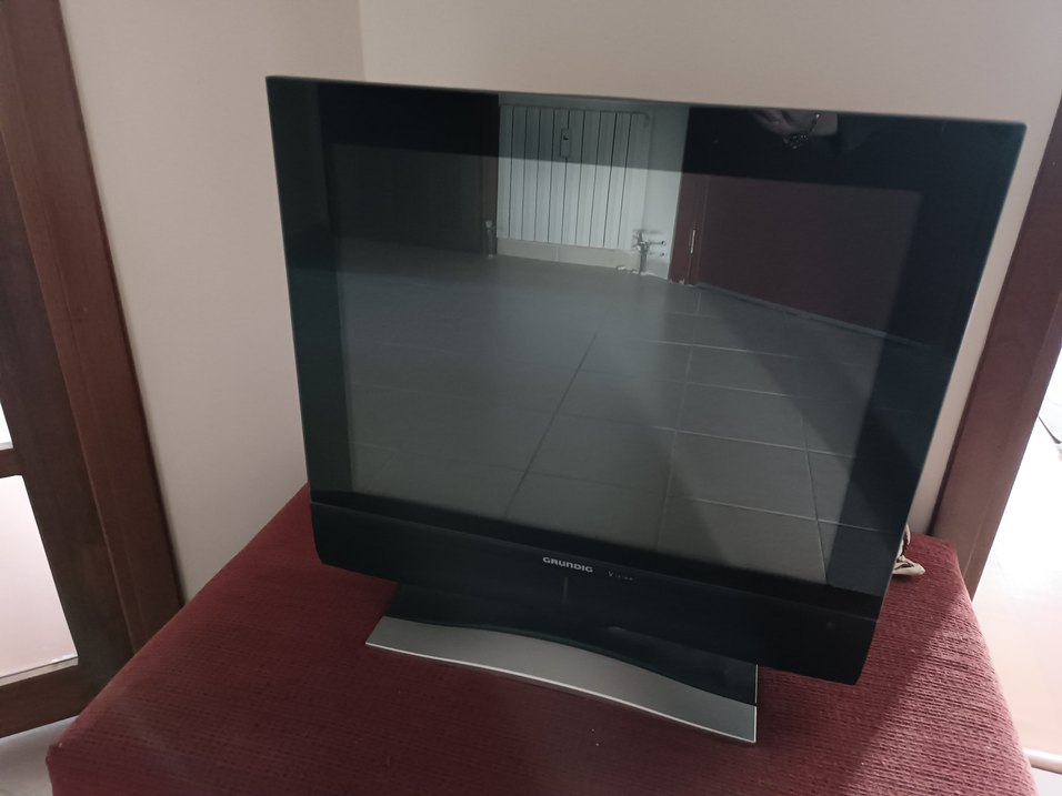 siyah Grundig televizyon - Görsel 4