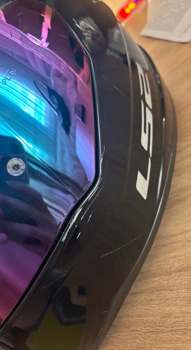 Parlak Siyah LS2 Motosiklet Kaskı - Görsel 3