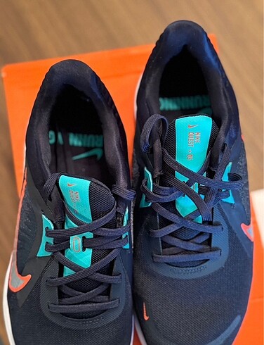 Nike Sadece spor salonunda giyildi