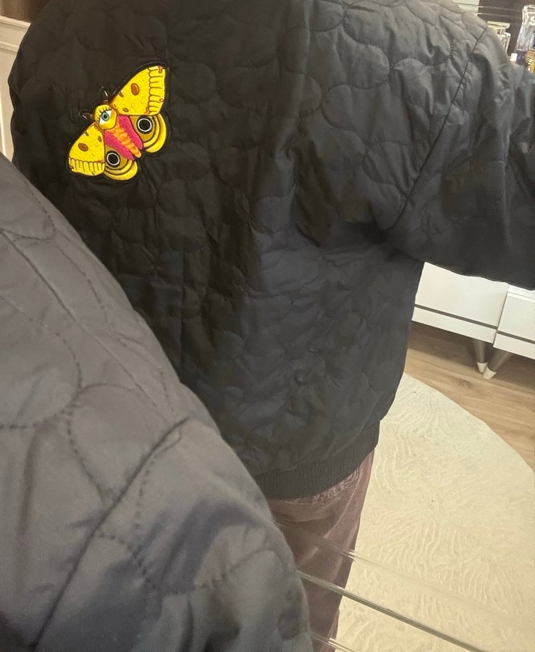 Siyah Baskılı Rahat Kesim Kadın Mont - Görsel 4