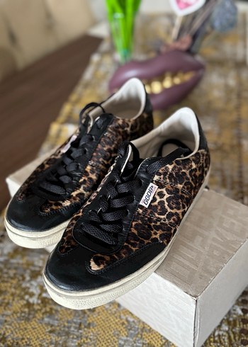 Golden Goose Leopar Desenli Kadın Deri Spor Ayakkabı - Görsel 4