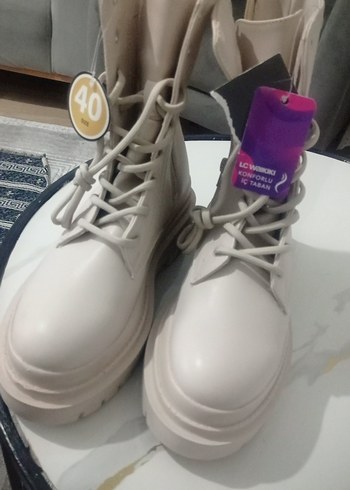 Beyaz Stiletto Topuklu Kadın Bot - Görsel 2