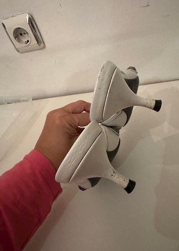 37 Beden beyaz Renk Balenciaga- Minimalist Beyaz Tokalı Kadın Terlik