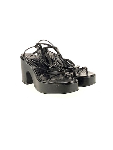 Zara Zara Sandalet %70 İndirimli.