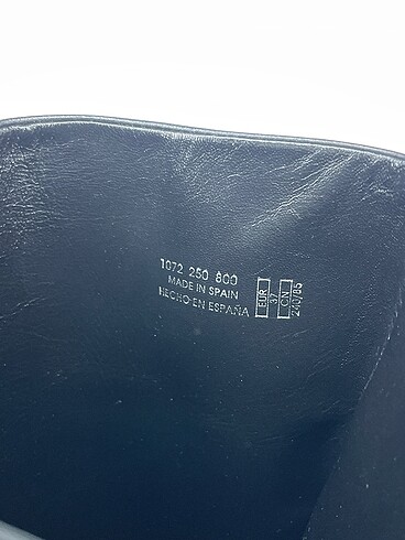 37 Beden siyah Renk Massimo Dutti Çizme %70 İndirimli.