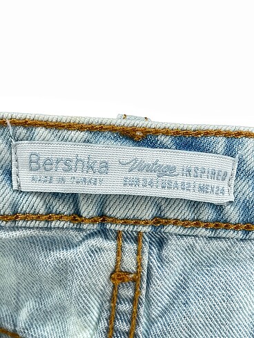 34 Beden mavi Renk Bershka Jean / Kot Şort %70 İndirimli.
