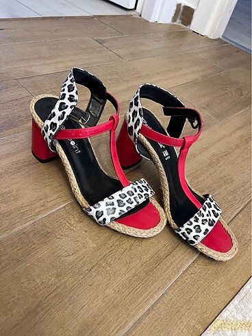 Sandalet topuklu - Görsel 2