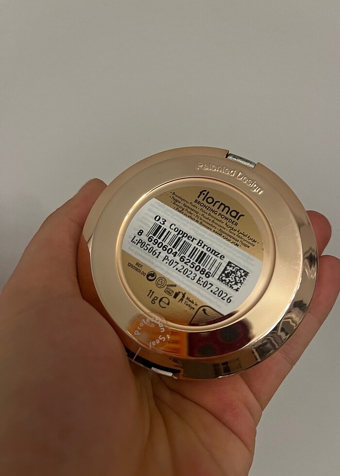 Yumuşak Dokulu & Mat Bitişli Kompakt Bronzlaştırıcı Pudra - Görsel 2