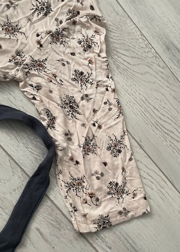 Uzun Bej Çiçek Desenli Kadın Sabahlık - Görsel 3