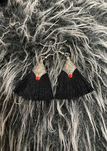 Püsküllü vintage küpe