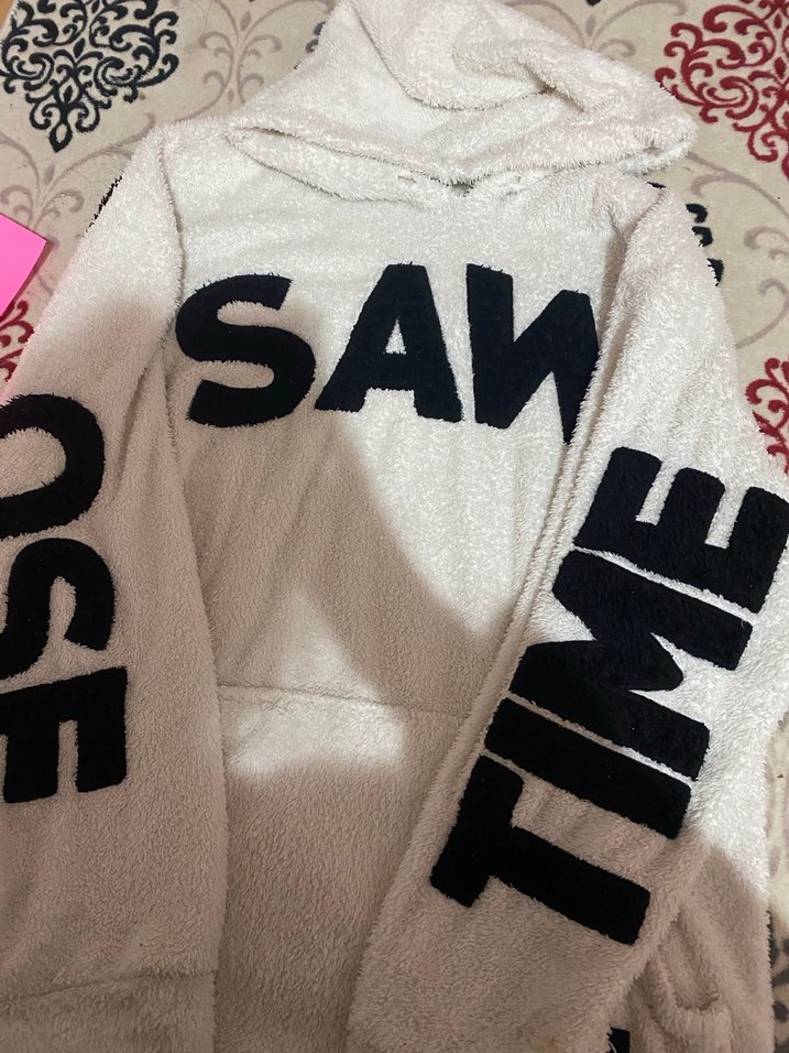 Kapüşonlu, Kabarık Baskılı Beyaz Sweatshirt - Görsel 3