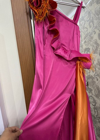 Pembe Uzun Askılı Fırfırlı Kadın Abiye Elbise - Görsel 3