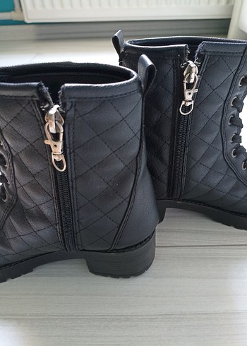 Kadın Siyah Deri Topuklu Bot - Görsel 6