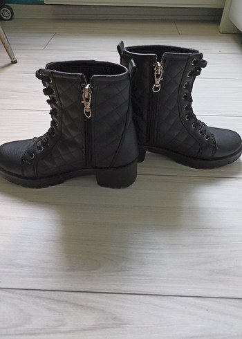 Kadın Siyah Deri Topuklu Bot - Görsel 5