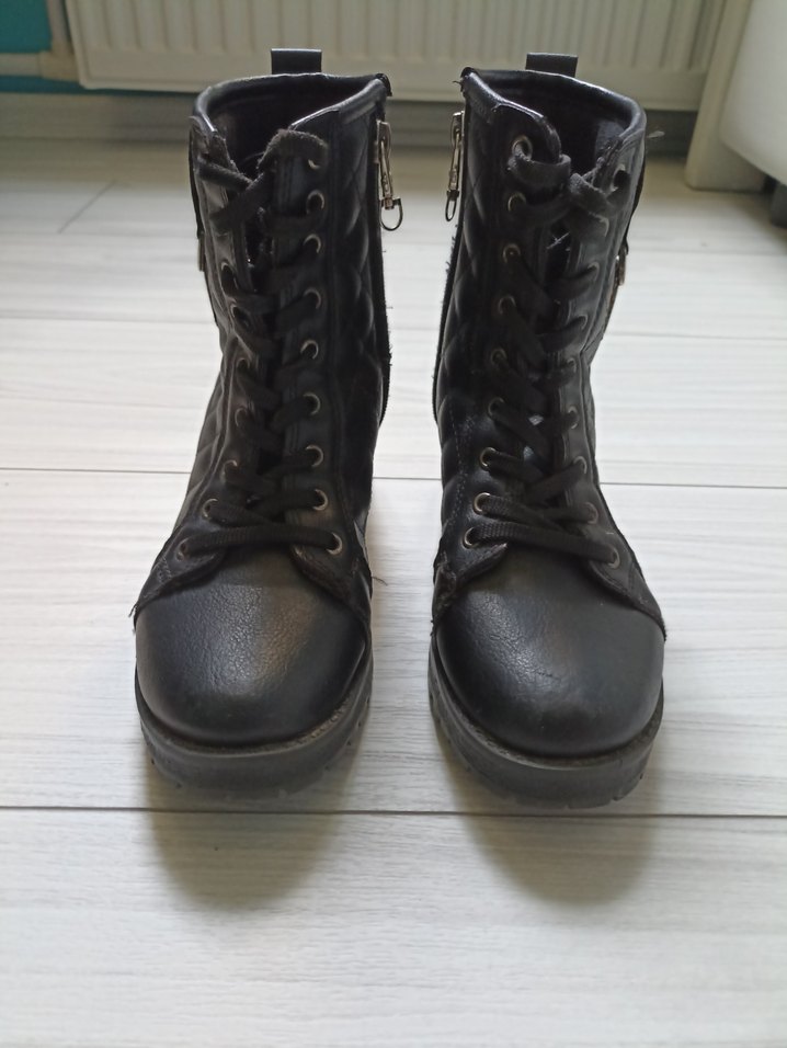 Kadın Siyah Deri Topuklu Bot - Görsel 2