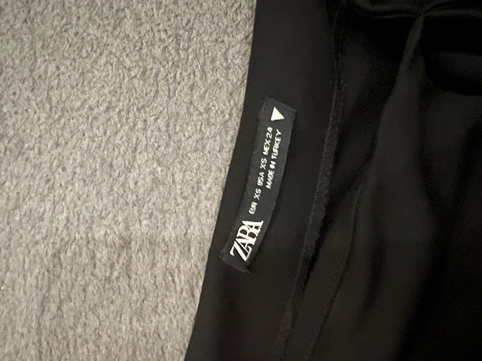 Uzun Yırtmaçlı Zara Siyah Etek - Görsel 4