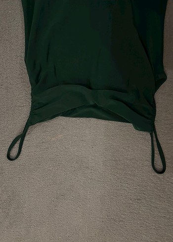 Uzun Askılı Degaje Yaka Zümrüt Yeşili Elbise - Görsel 2