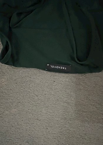 Uzun Askılı Degaje Yaka Zümrüt Yeşili Elbise - Görsel 3