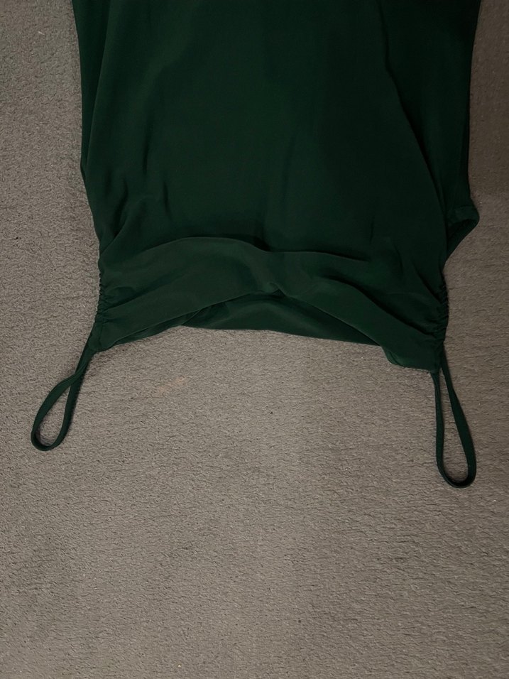 Uzun Askılı Degaje Yaka Zümrüt Yeşili Elbise - Görsel 2