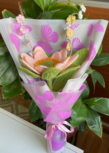 Beden Renk Pembe Örgü lotus çiçeği buketi