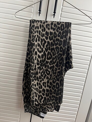 Zara leopar pantolon