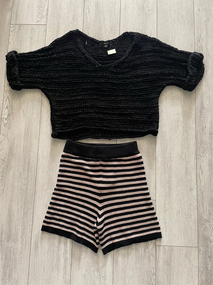 Örgü Siyah-Beyaz Çizgili Salaş Mini Şort - Görsel 4