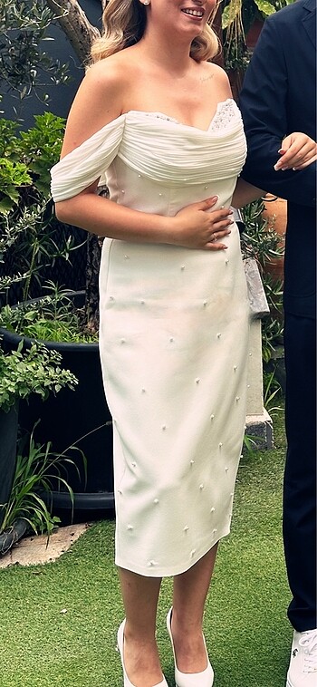 Nişan kıyafeti
