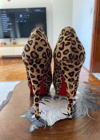 Leopar desenli önden platformlu topuklu ayakkabı. - Görsel 10