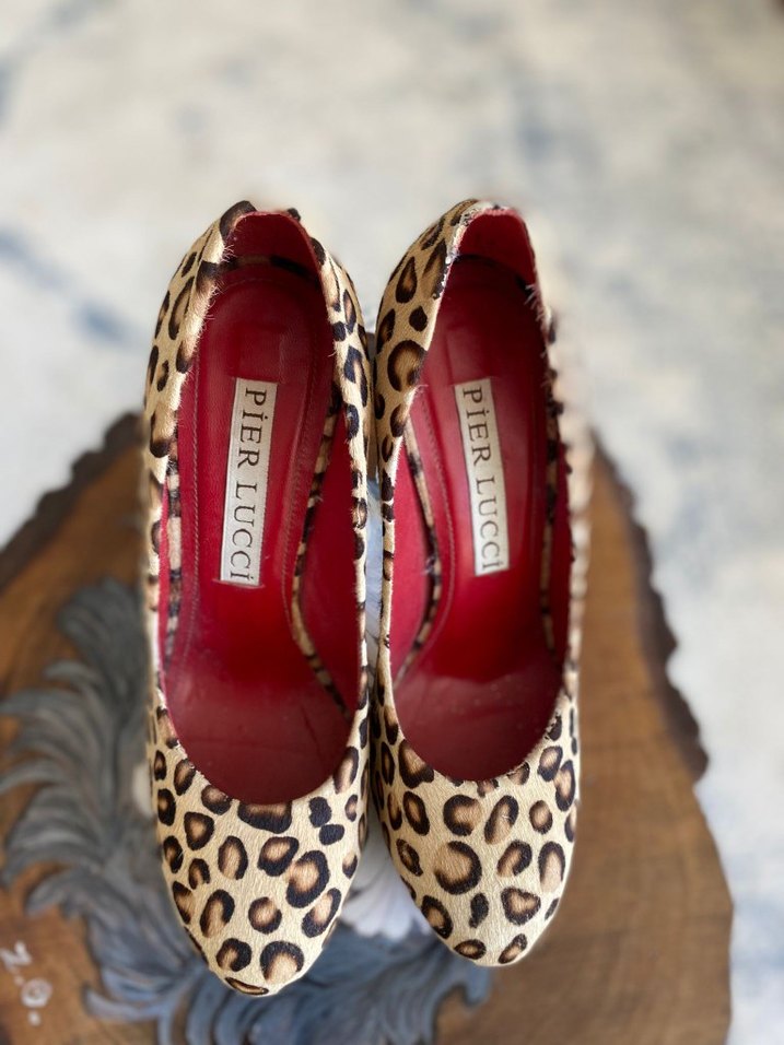 Leopar desenli önden platformlu topuklu ayakkabı. - Görsel 2