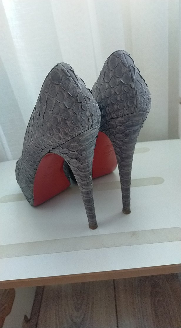 Gri Yılan Desenli Süet Topuklu Ayakkabı - Görsel 3