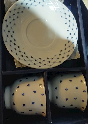 Beyaz ve Lacivert Desenli Porselen Fincan Takımı - Görsel 2