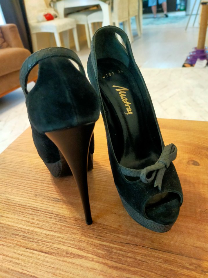 Siyah Tokalı Yüksek Topuklu Ayakkabı - Görsel 3