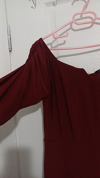 42 Beden Bordo derin yırtmaçlı elbise