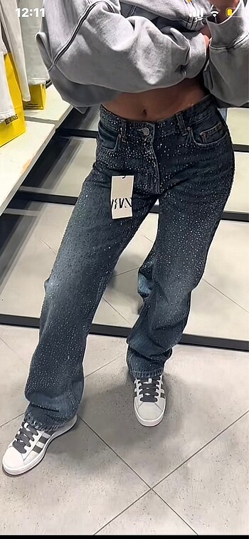 Zara taşlı jean hiç giyilmemiş