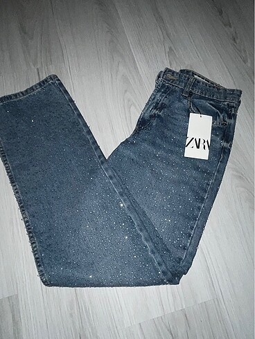 s Beden Zara taşlı jean hiç giyilmemiş