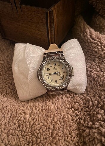 Hublot saat temizdir k9mbinlere uyumludur