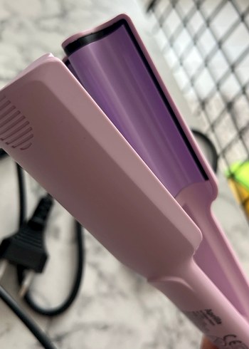 Diğer Pastel Pembe Aprilia Saç Düzleştirici