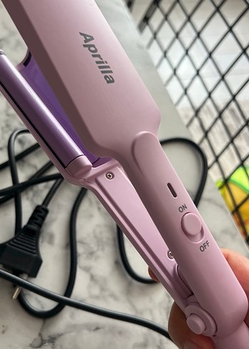 Beden Renk Pastel Pembe Aprilia Saç Düzleştirici